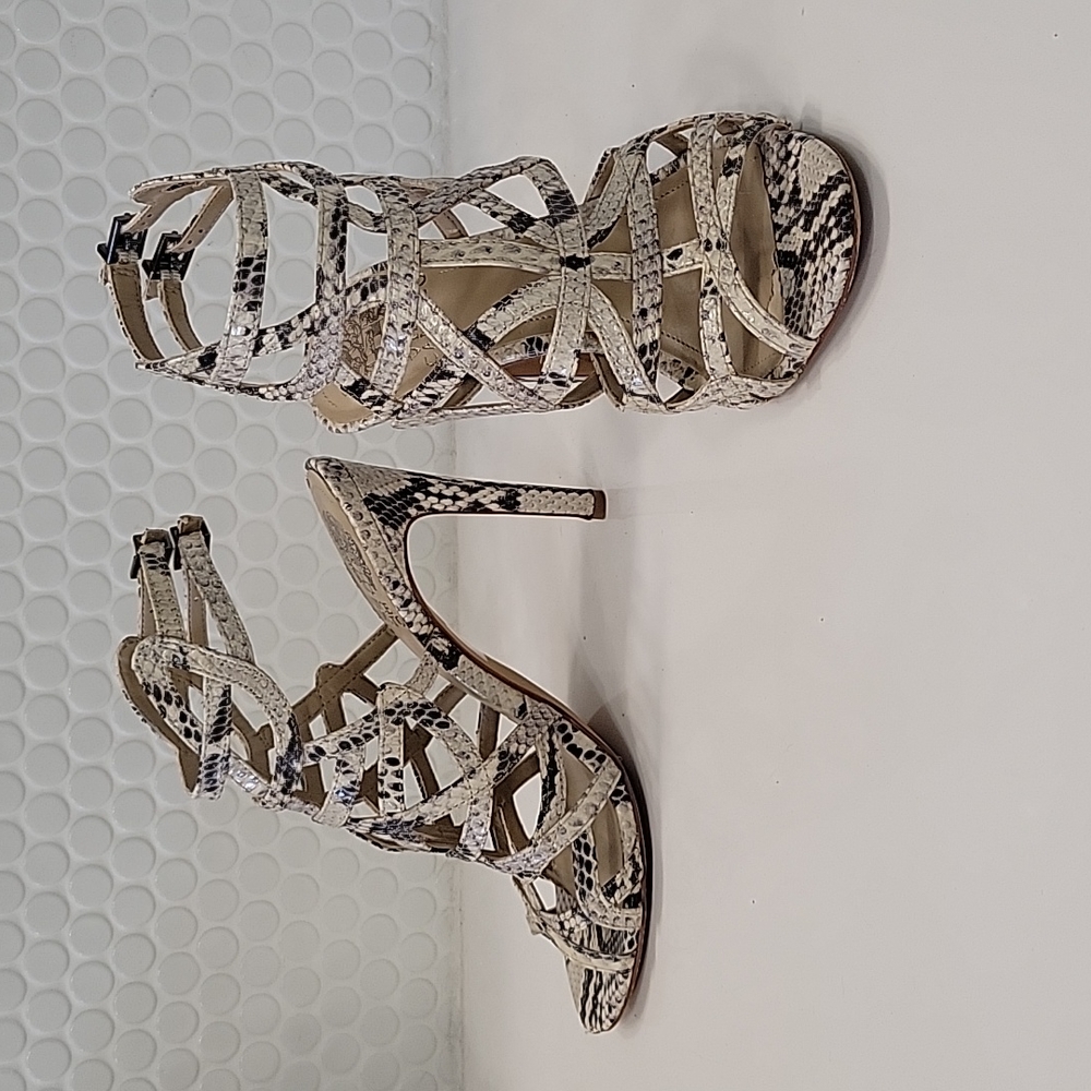 Vince Camuto snakeskin heel, size 7